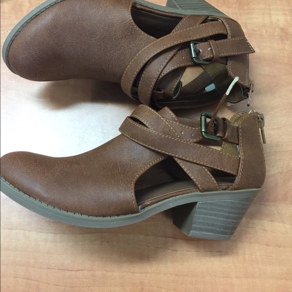 Time and Tru Girls Simple Thong Sandal - Picture 2 of 7